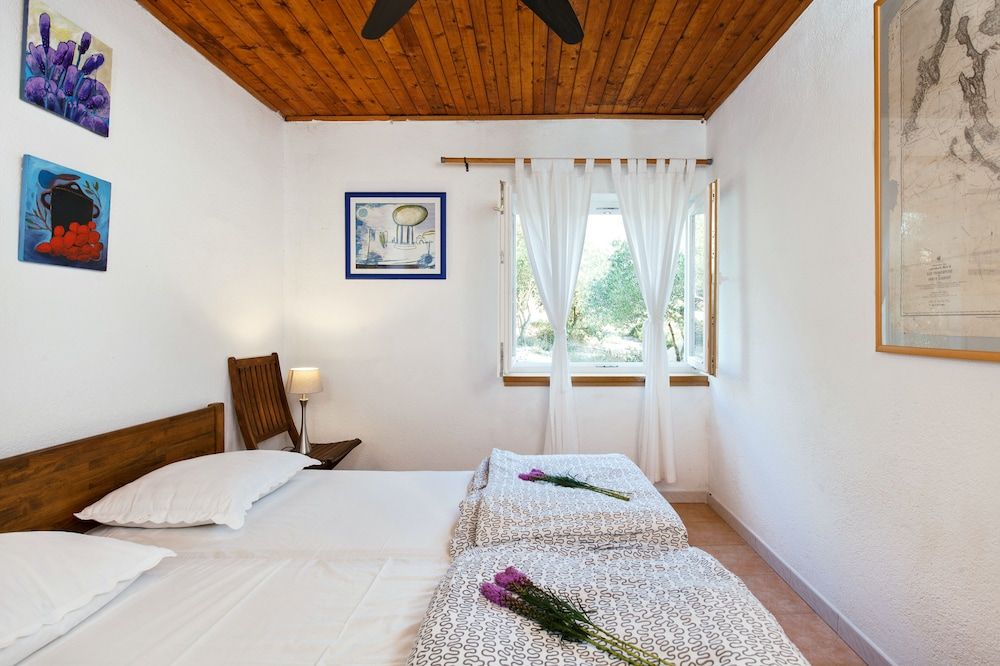 Robinson House Nicolina House, 2 Bedrooms 2