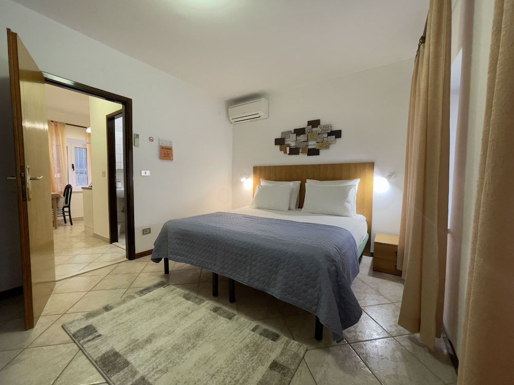 Rooms & Apartments Villa Town Gate Comfort Apartment 6