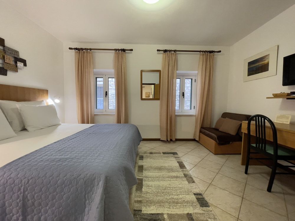 Rooms & Apartments Villa Town Gate Comfort Apartment 7