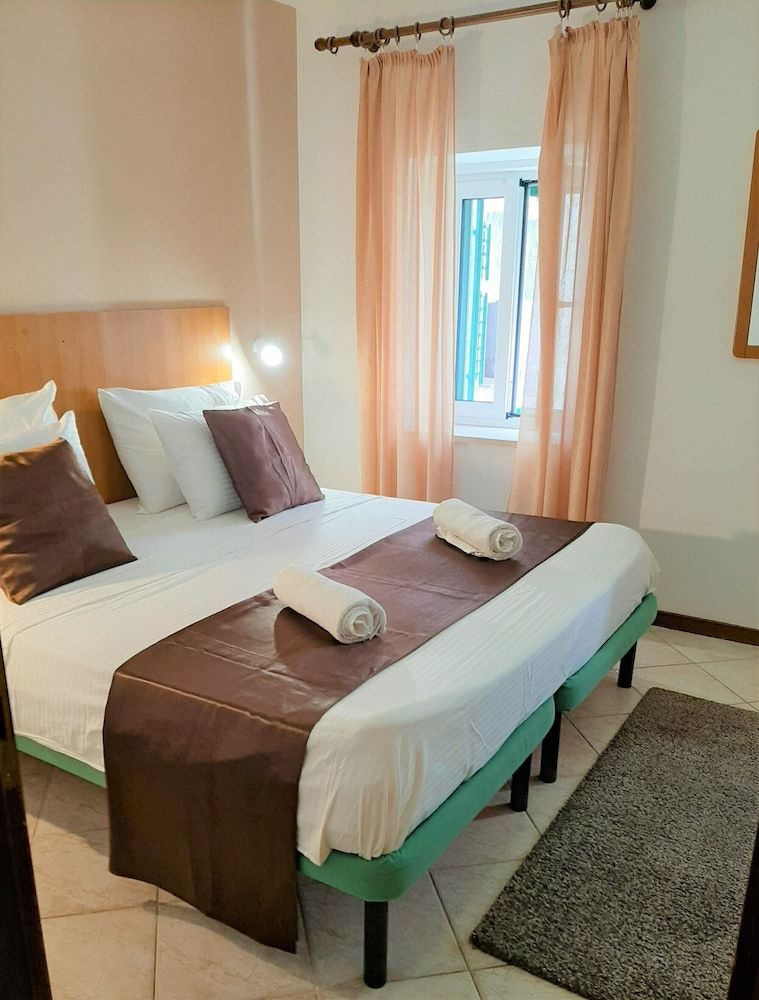 Rooms & Apartments Villa Town Gate Comfort Apartment 9