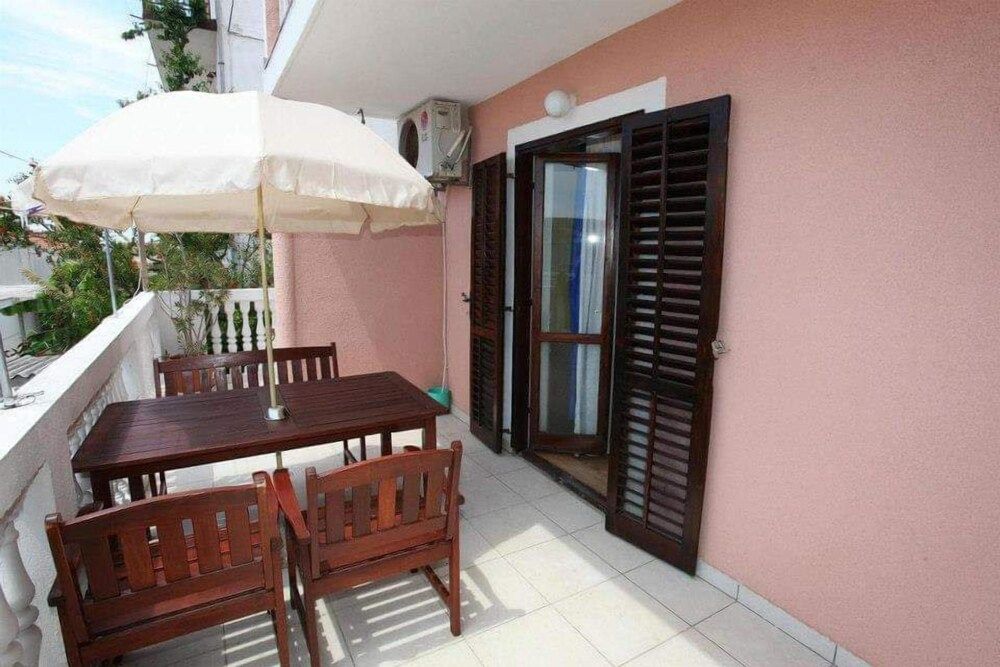 undefined Apartments Alissa 3