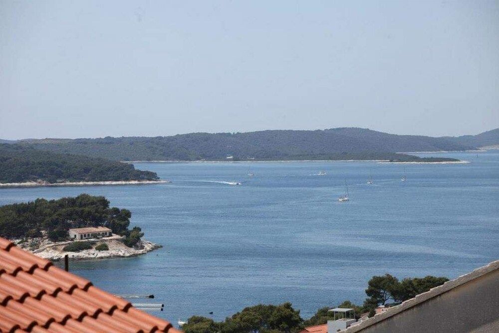 undefined Apartments Alissa 4