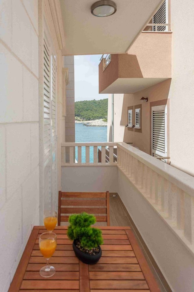 undefined Villa Stonehouse 10