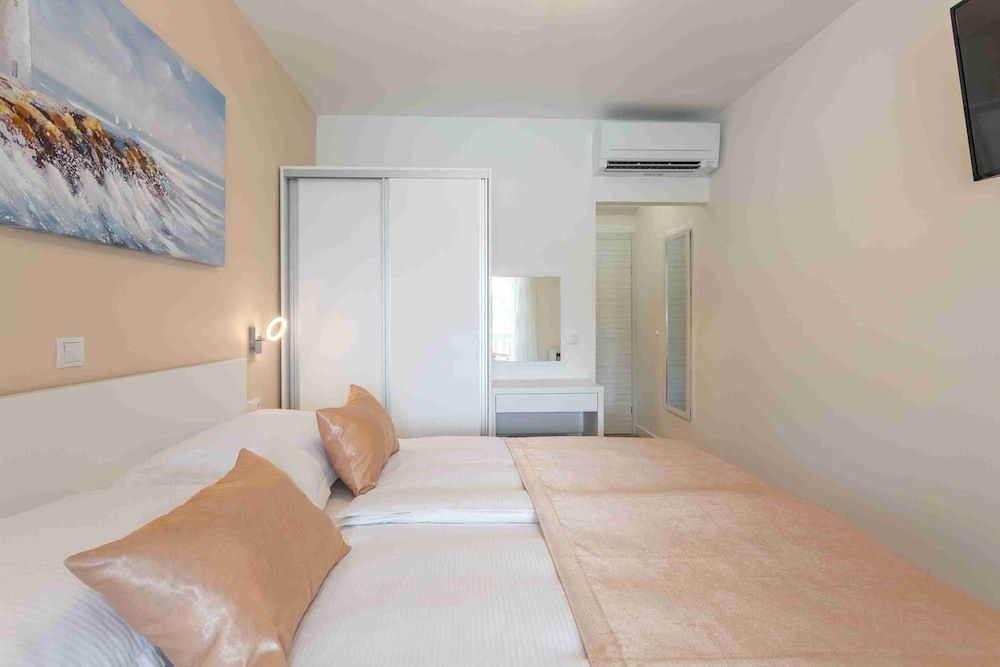 undefined Villa Stonehouse 4