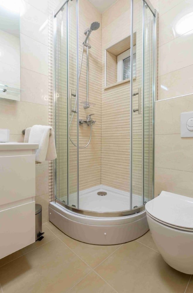 undefined Villa Stonehouse 8