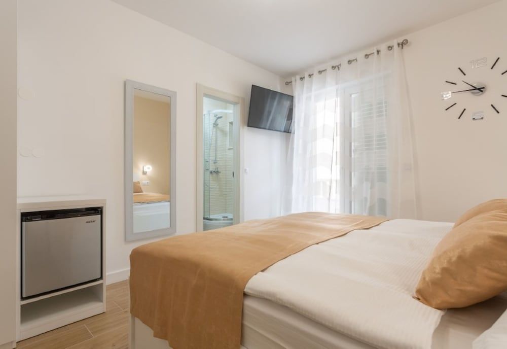 undefined Villa Stonehouse 6