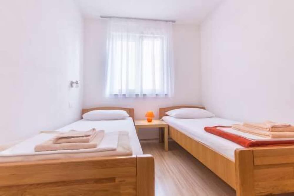 Apartment, 2 Bedrooms (927/2176)