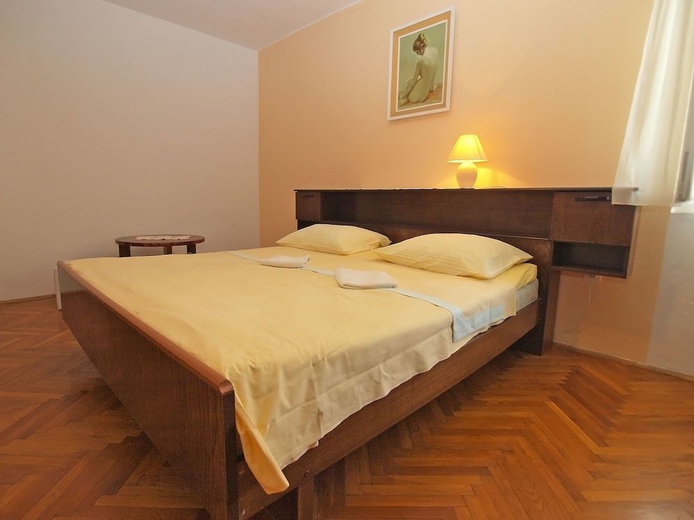 Apartment 256