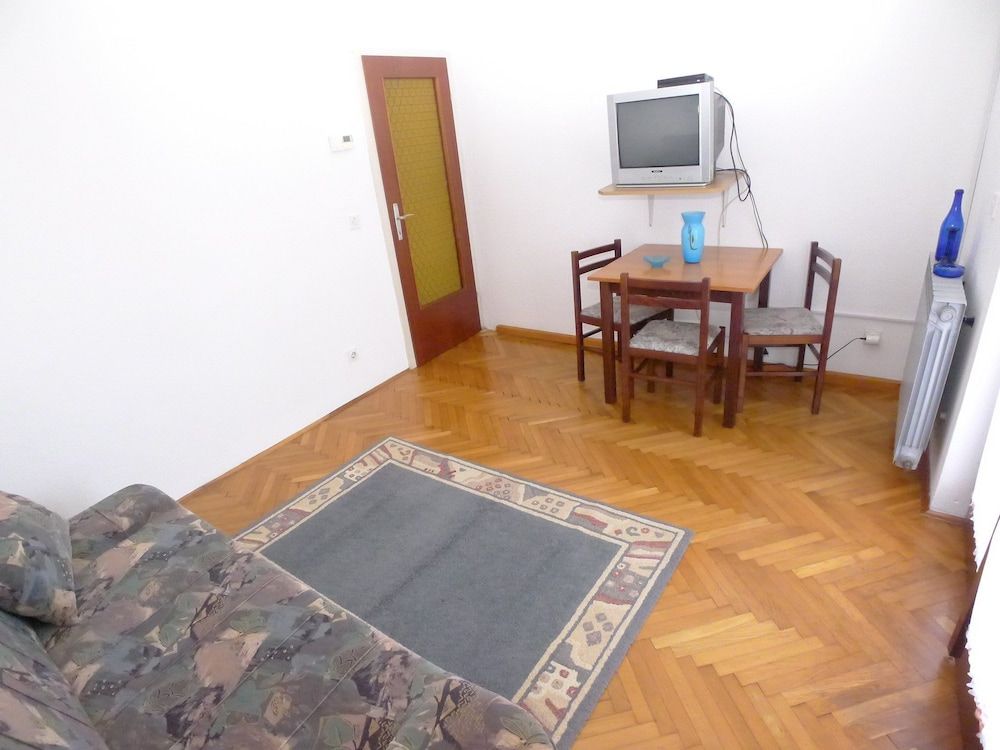 Apartment (1 Bedroom)