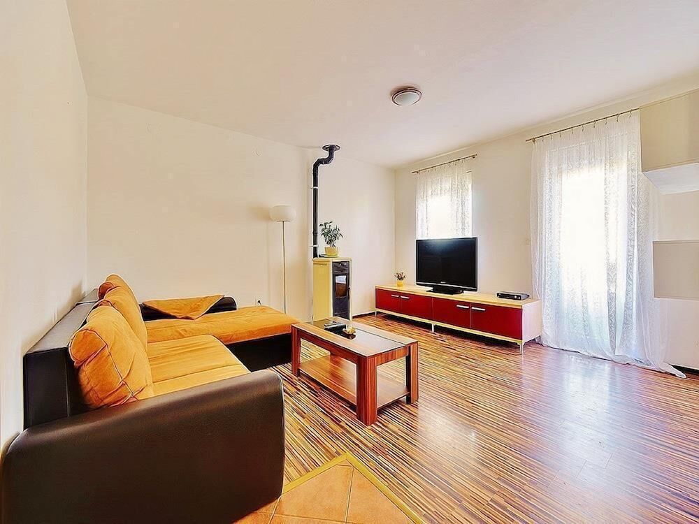 Apartment, Multiple Beds