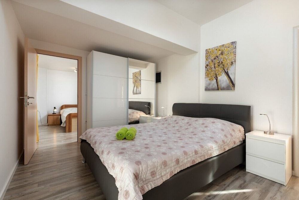 Apartment (A4)