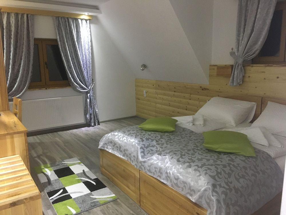 undefined Rustic Inn River 9