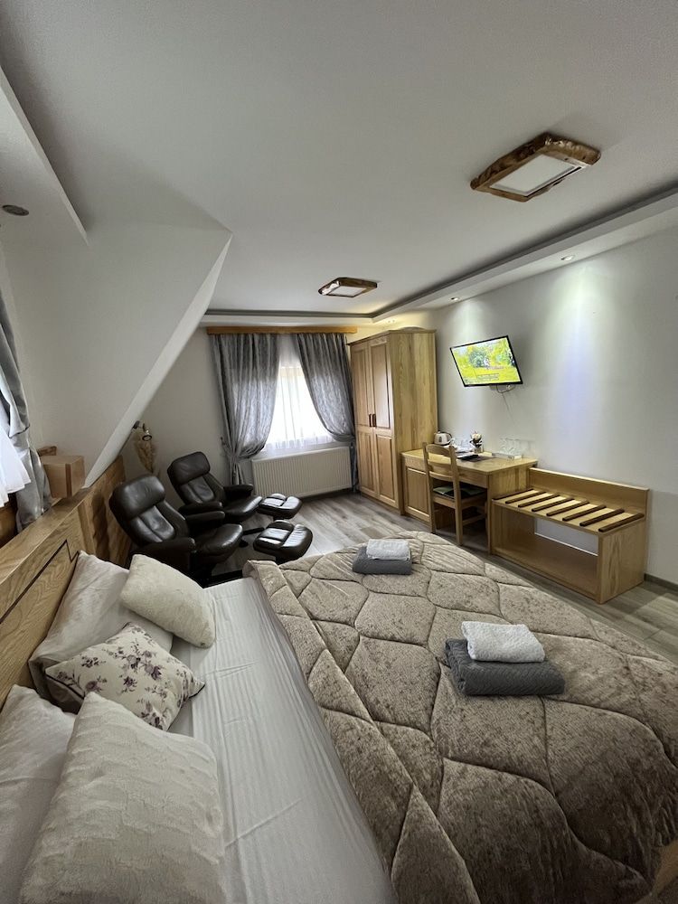 Rustic Inn River Deluxe Room, 1 Queen Bed, Non Smoking 37