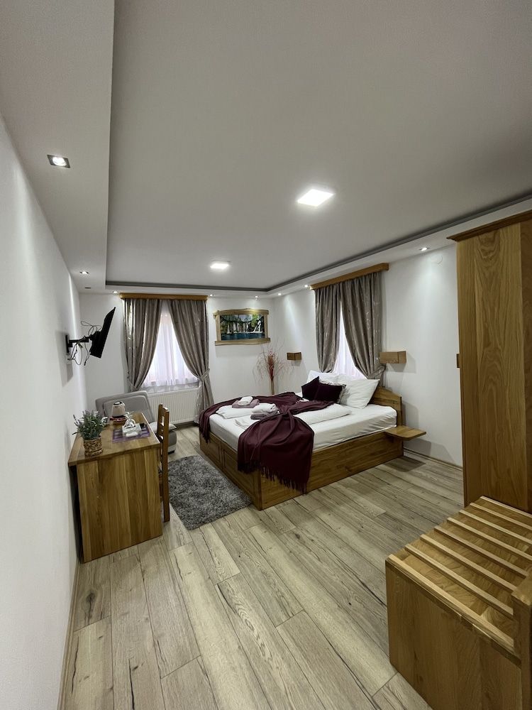 Rustic Inn River Deluxe Room, 1 Queen Bed, Non Smoking 44