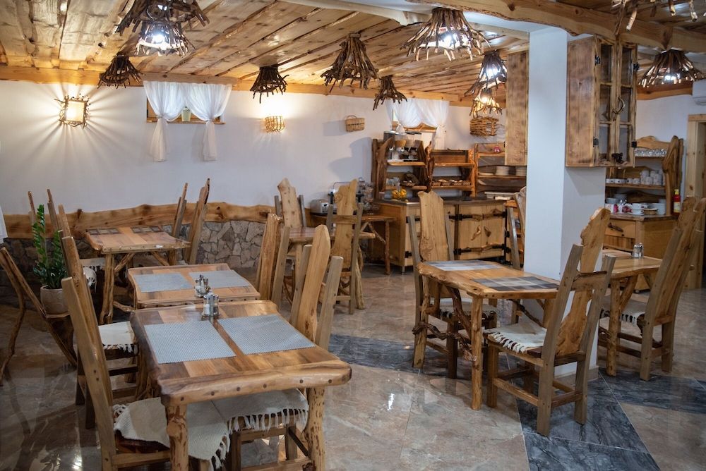 undefined Rustic Inn River 6