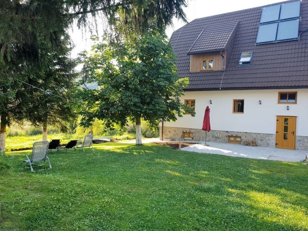 undefined Rustic Inn River 5