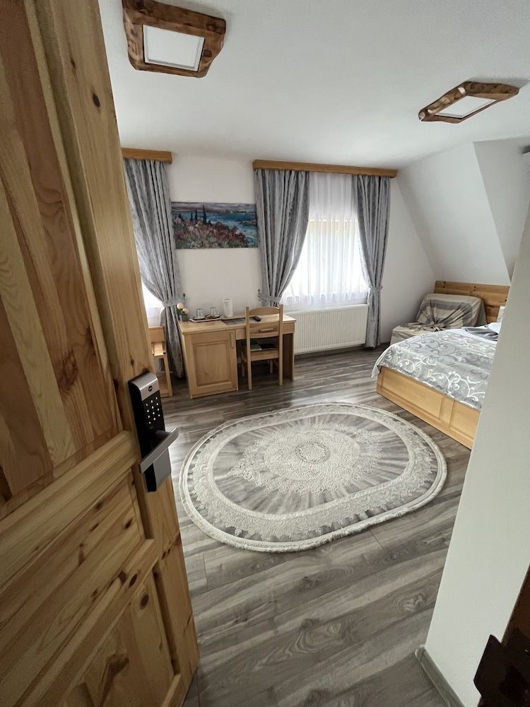 Rustic Inn River Deluxe Room, 1 Queen Bed, Non Smoking 31