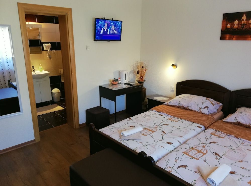 Plitvice Mountain Spring Triple Room, Balcony 2