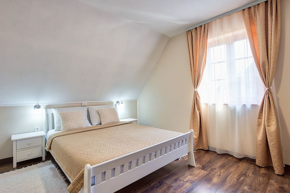 undefined Green lakes house 2