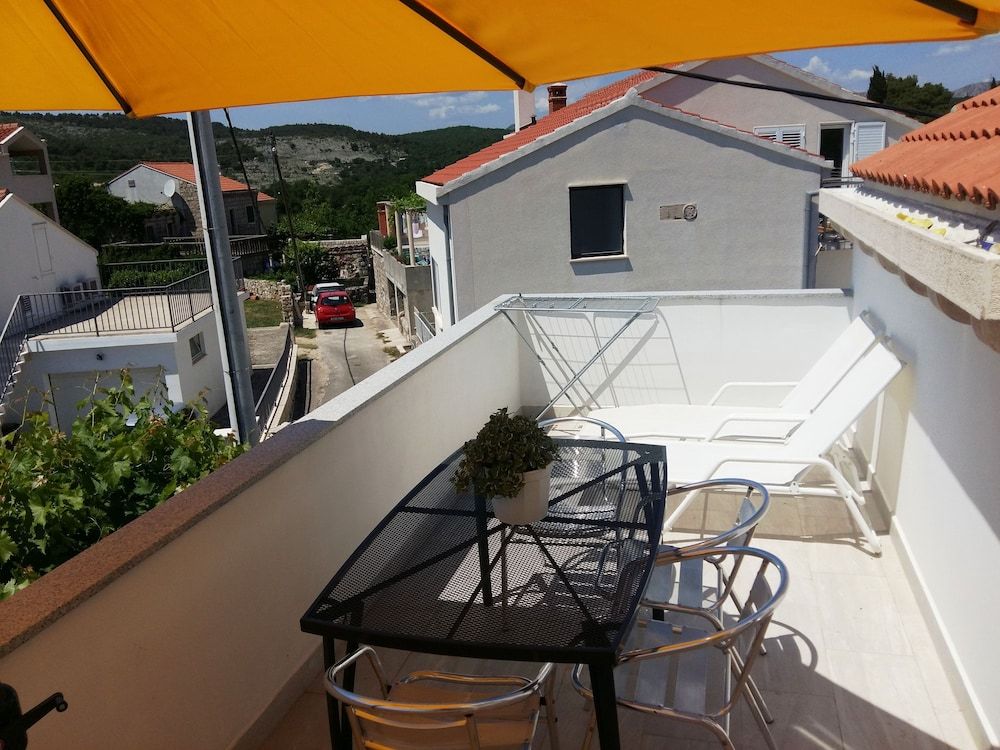 Apartments Martinovic Family Apartment, 2 Bedrooms, Balcony 8