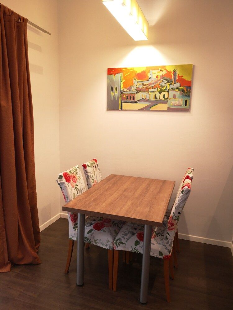 undefined City Apartments Lani 4 8