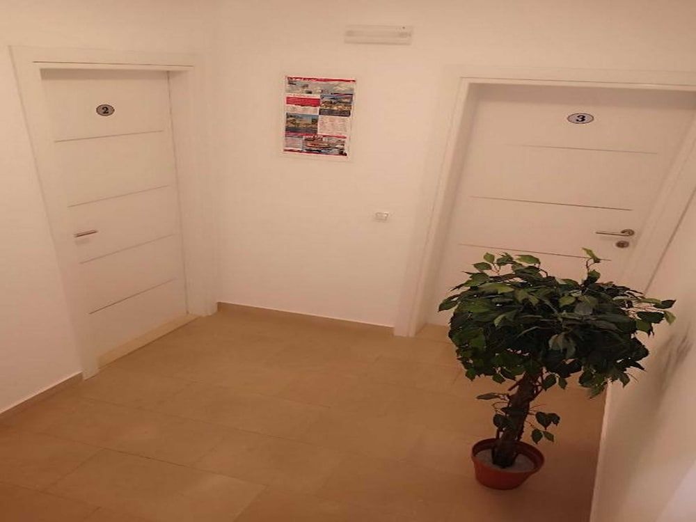 undefined City Apartments Lani 7