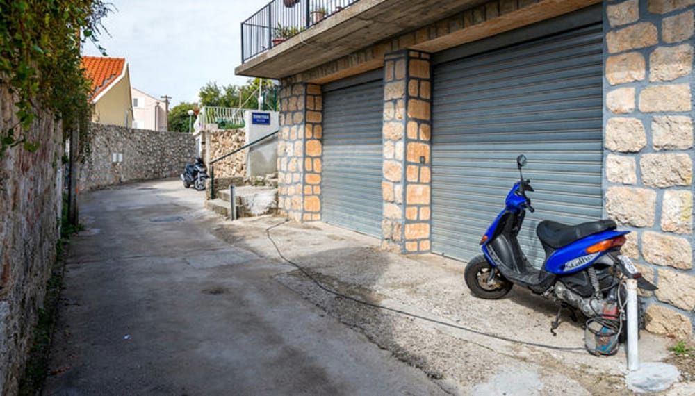 undefined Apartments Nicol 5