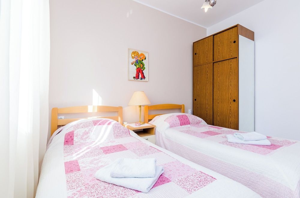 Apartments Nicol Apartment (Two-Bedroom Apartment with Balcony) 5