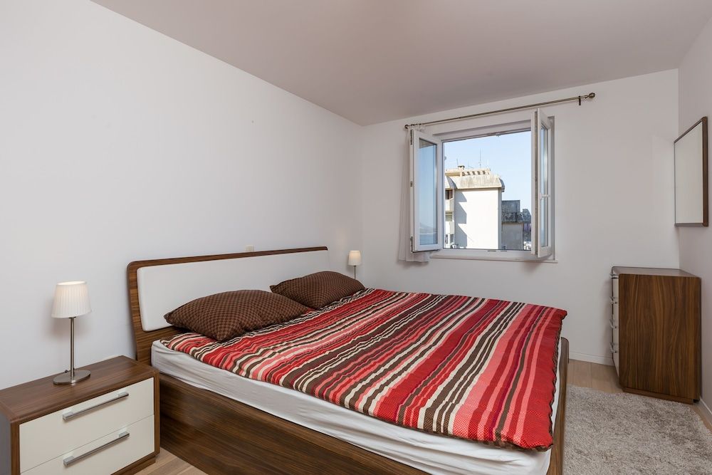 undefined Apartment Blue Eye 10