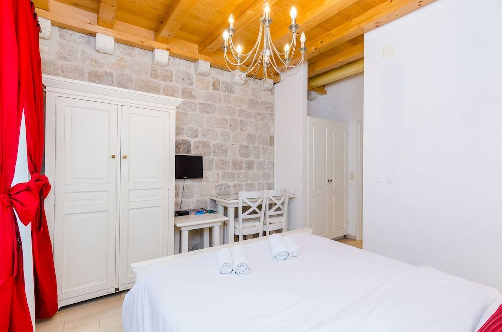 undefined Apartments Zoro 10