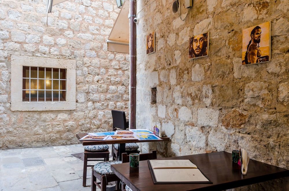 undefined Apartments Zoro 5