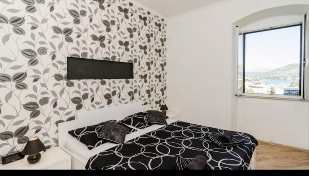 undefined Apartments Vanessa 8