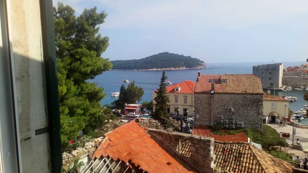 Guest house Palma City Apartment, 4 Bedrooms, City View 10