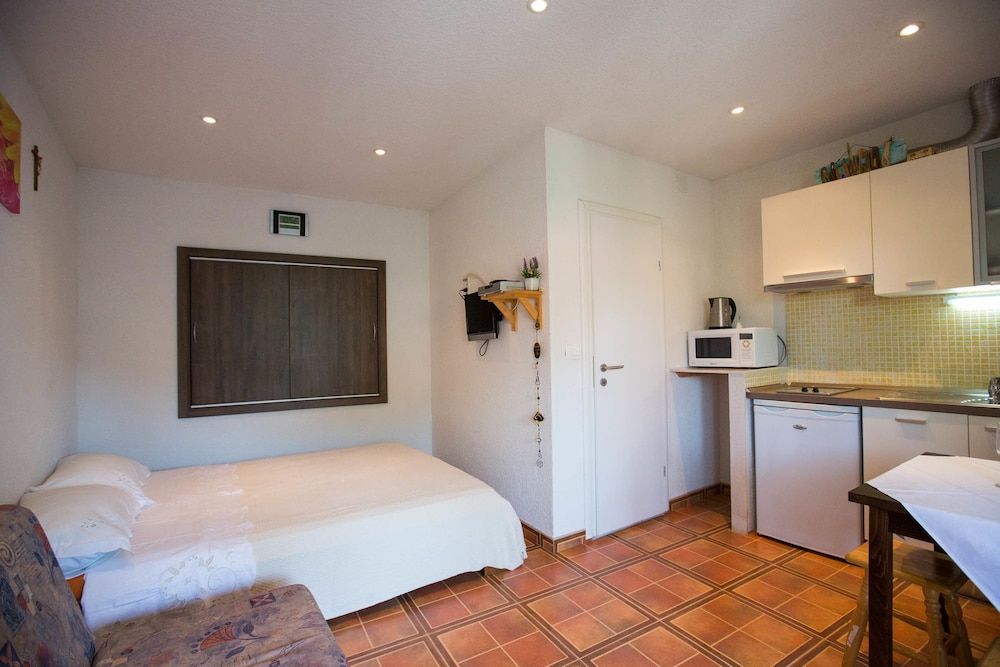 undefined Anita Apartments 4