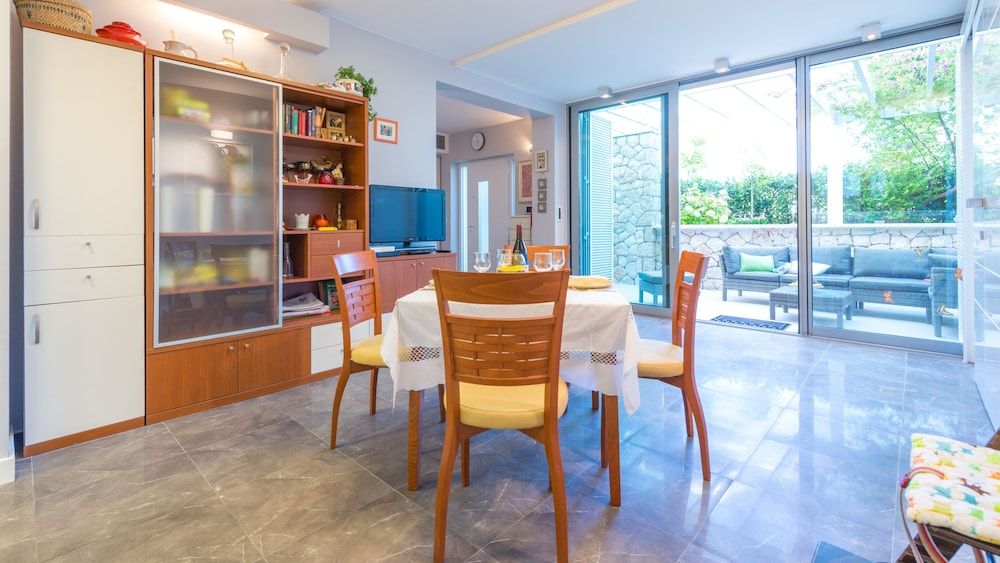 undefined Mair Apartment 10