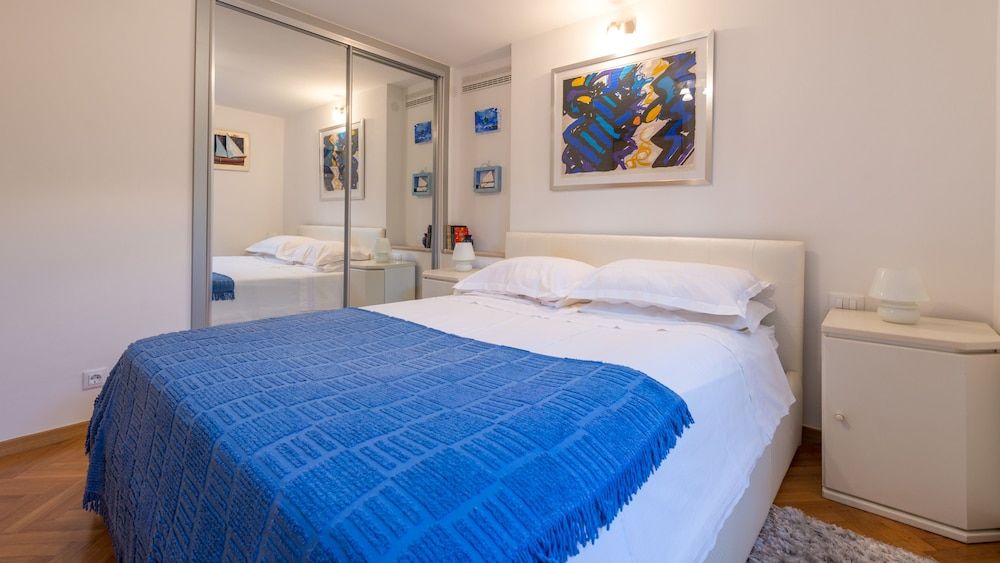 undefined Mair Apartment 7