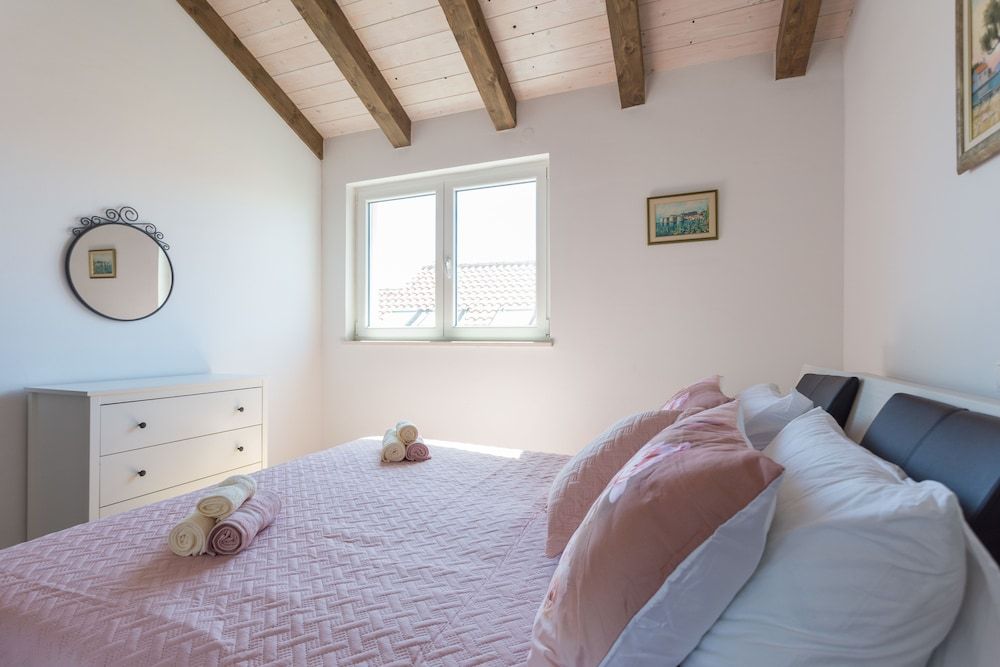 undefined Ellu Apartments 9