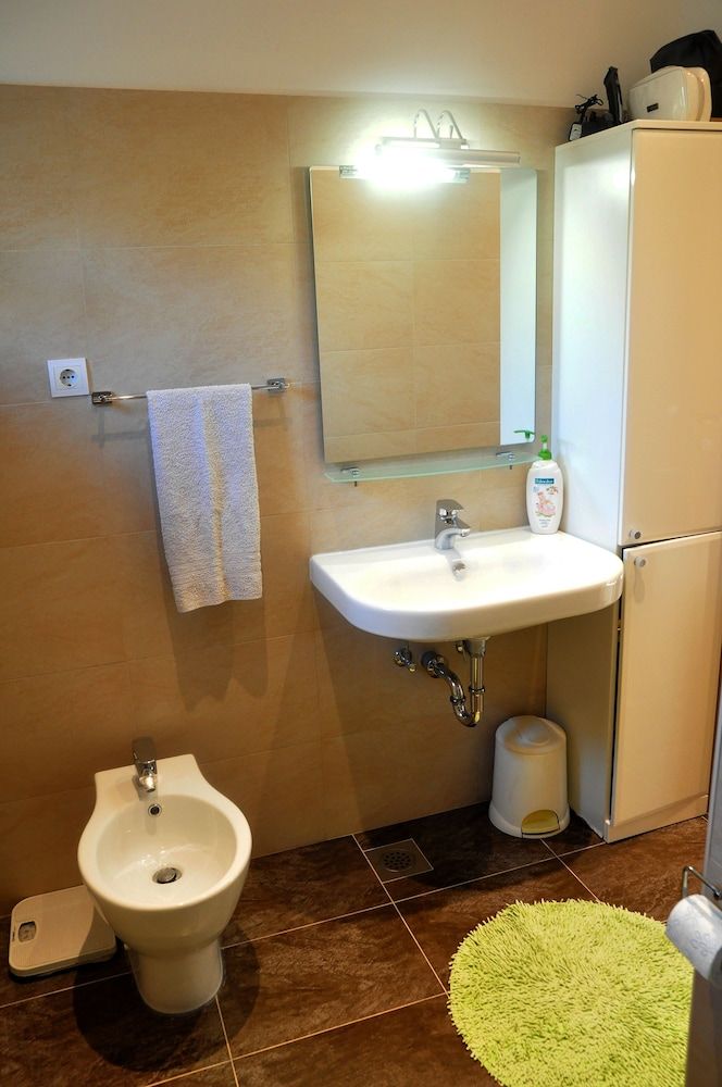 undefined Mara Apartment 6