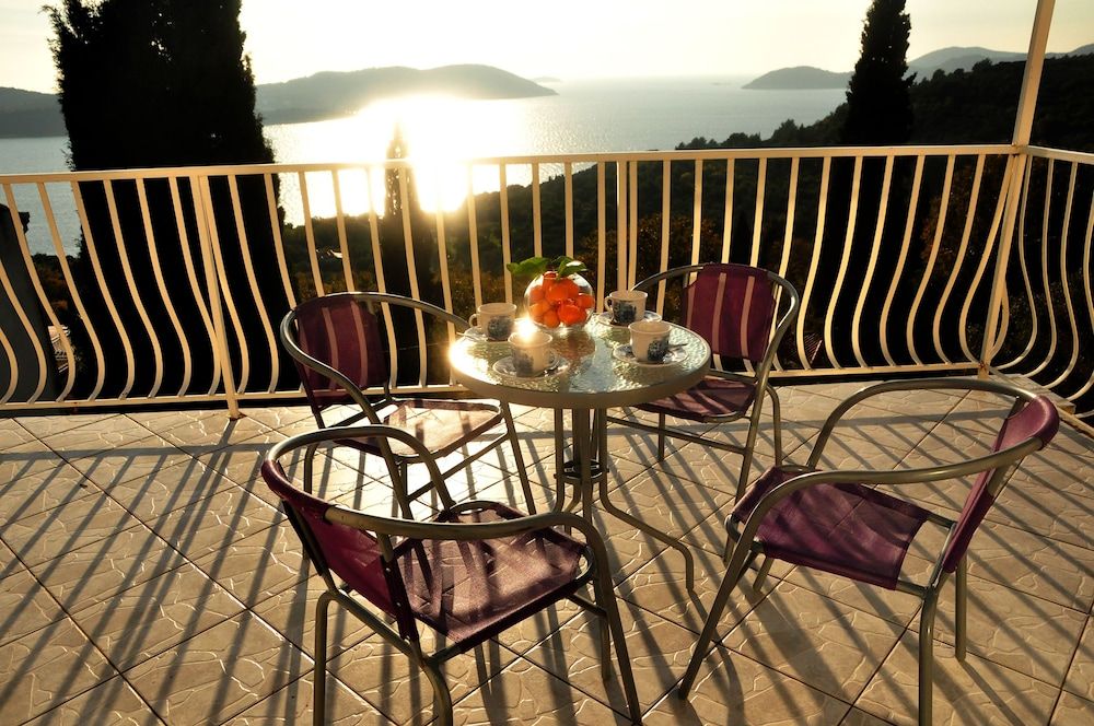 undefined Mara Apartment 5