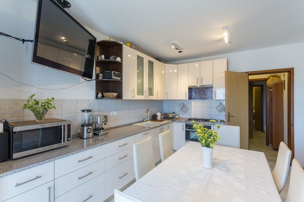 undefined Tomazin Apartment 9