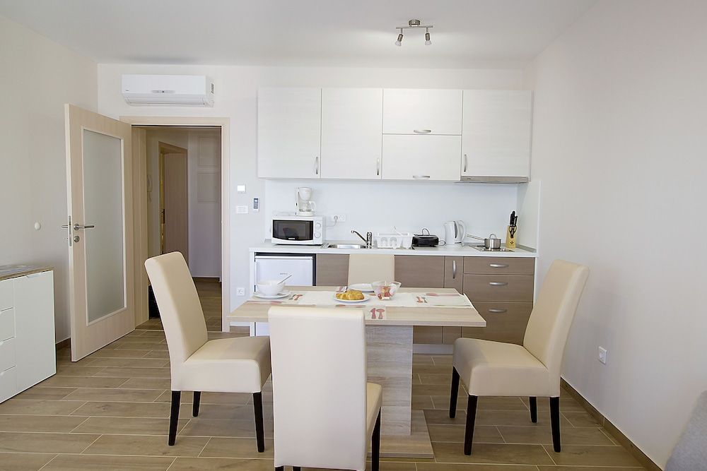 Apartments Ragusa Palace- Dardin Comfort Apartment, 2 Queen Beds 2