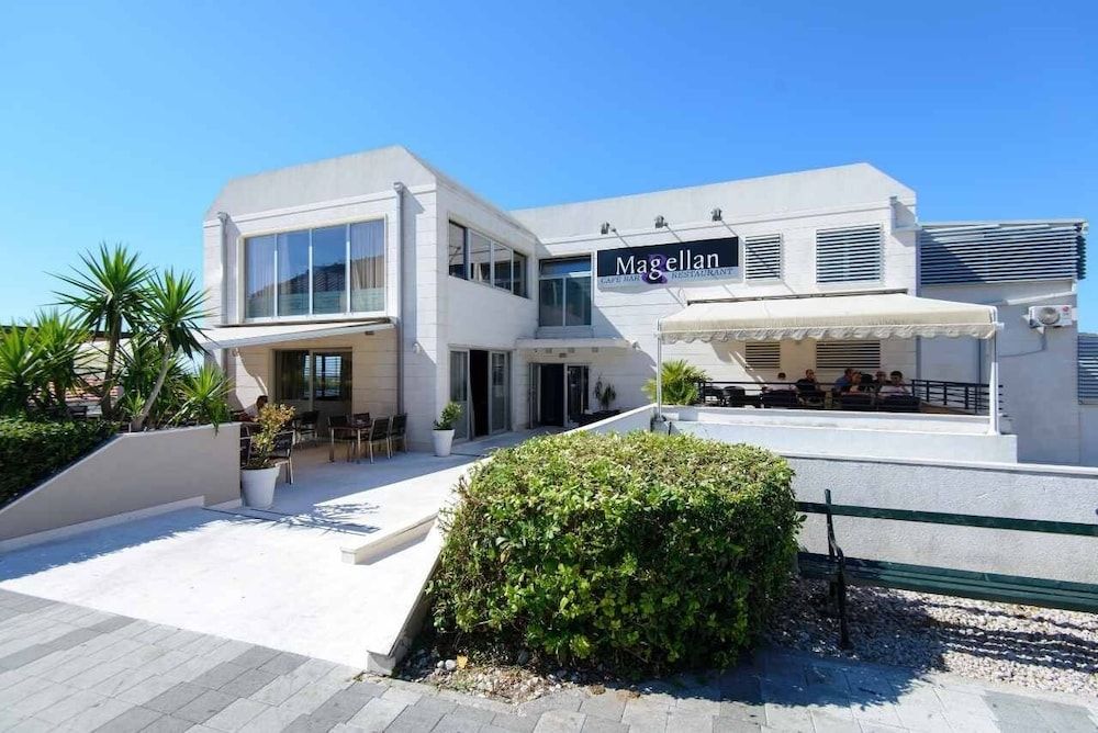 undefined Magellan Deluxe One 4