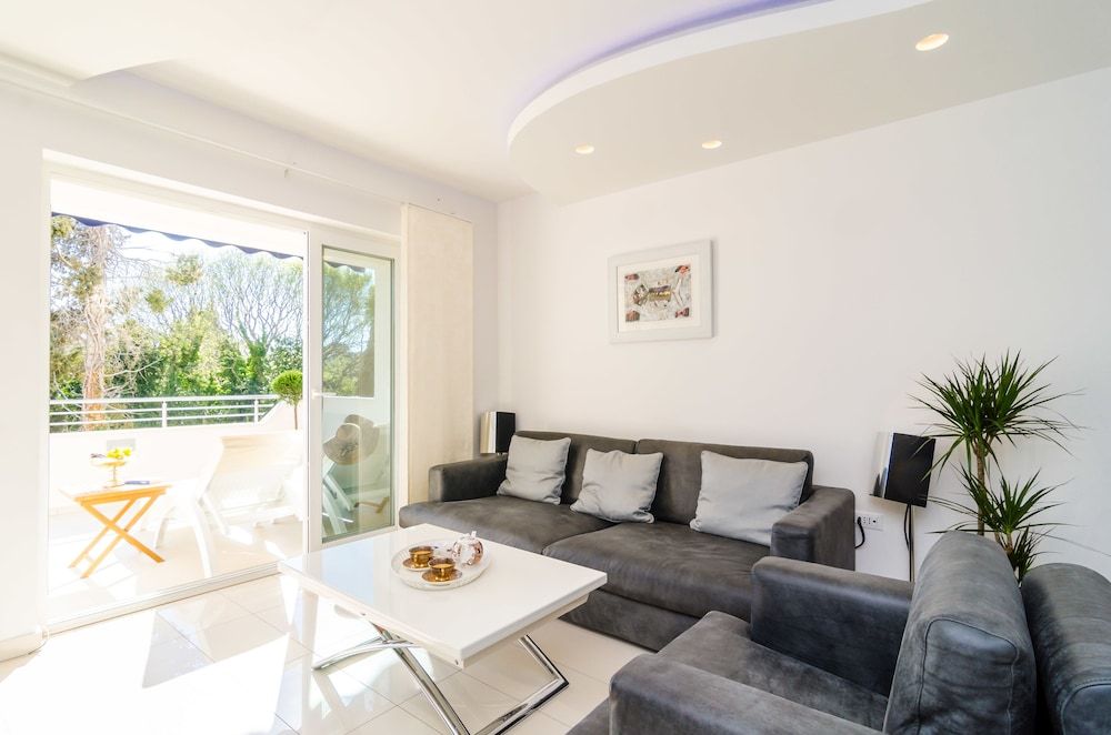 Magellan Deluxe One Deluxe Apartment, Garden View 4