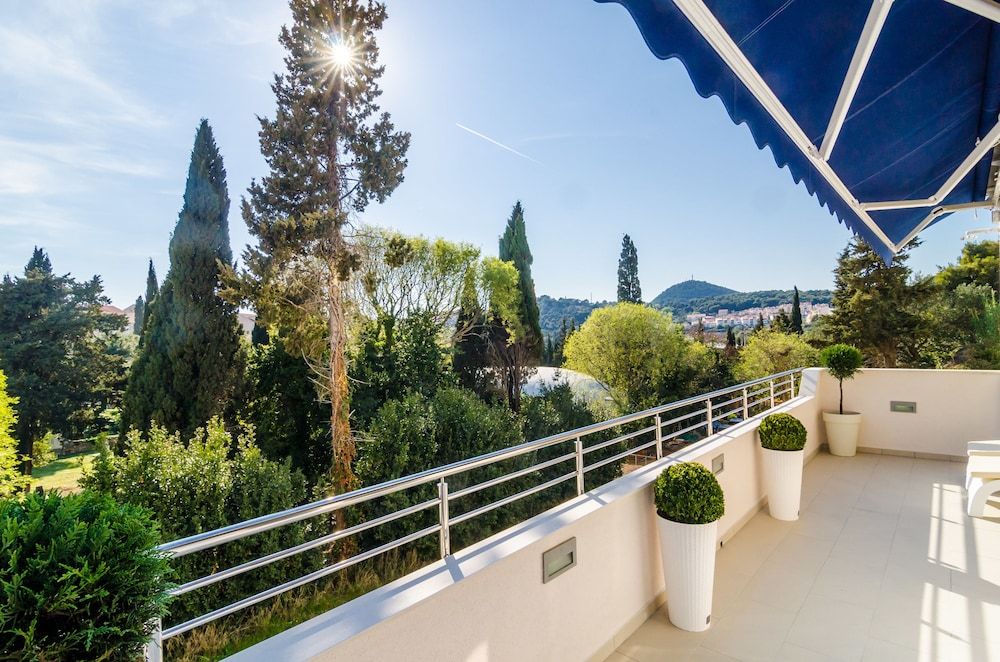 Magellan Deluxe One Deluxe Apartment, Garden View 14