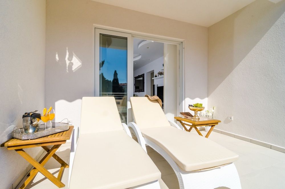 Magellan Deluxe One Deluxe Apartment, Garden View 16