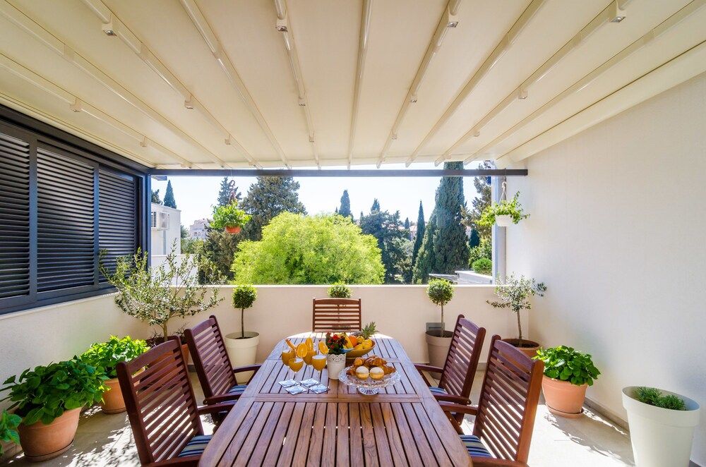 Magellan Deluxe One Deluxe Apartment, Garden View 20