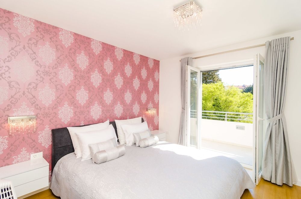 Magellan Deluxe One Deluxe Apartment, Garden View 7