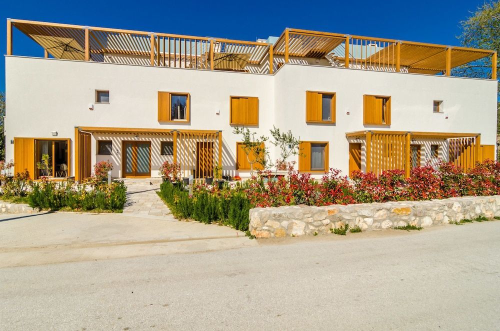 undefined Apartments Lula 3