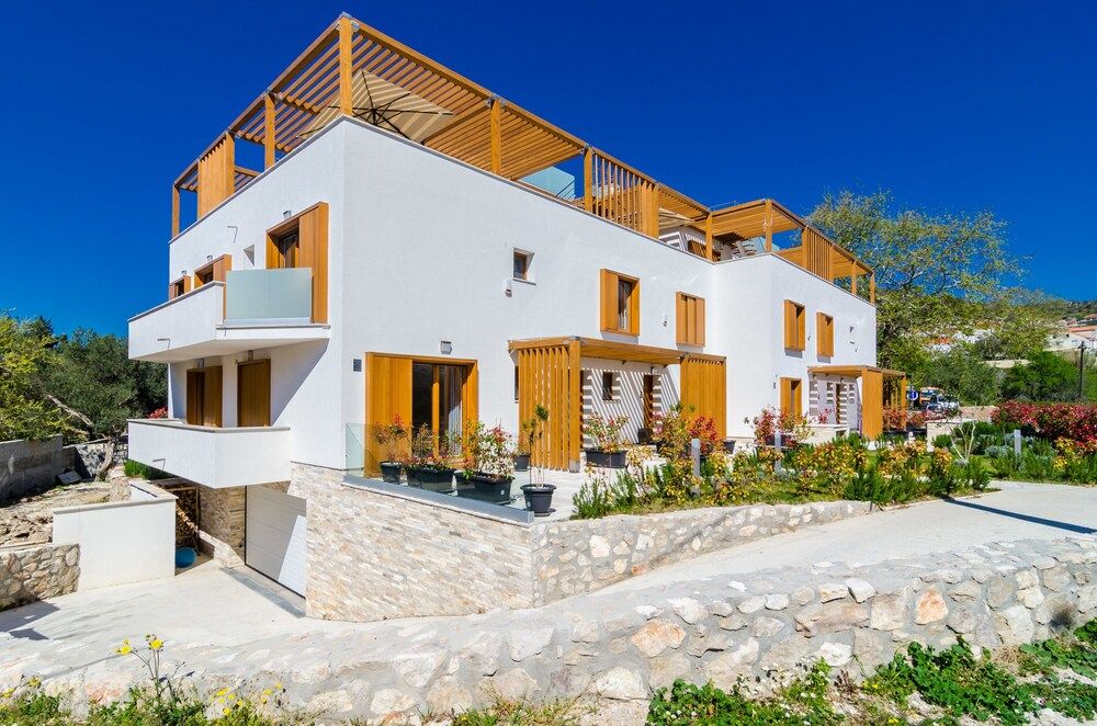 undefined Apartments Lula 4