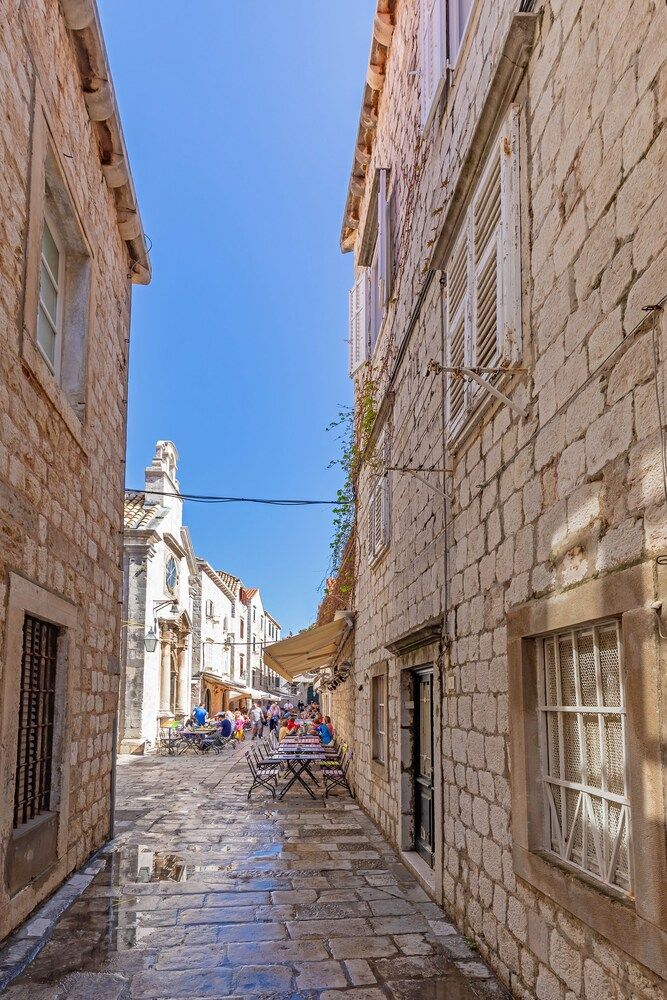 undefined Apartments Feri 5